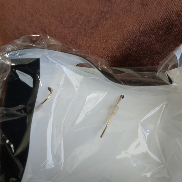 🤡2 for $40 Necklace and matching earrings - Picture 5 of 6